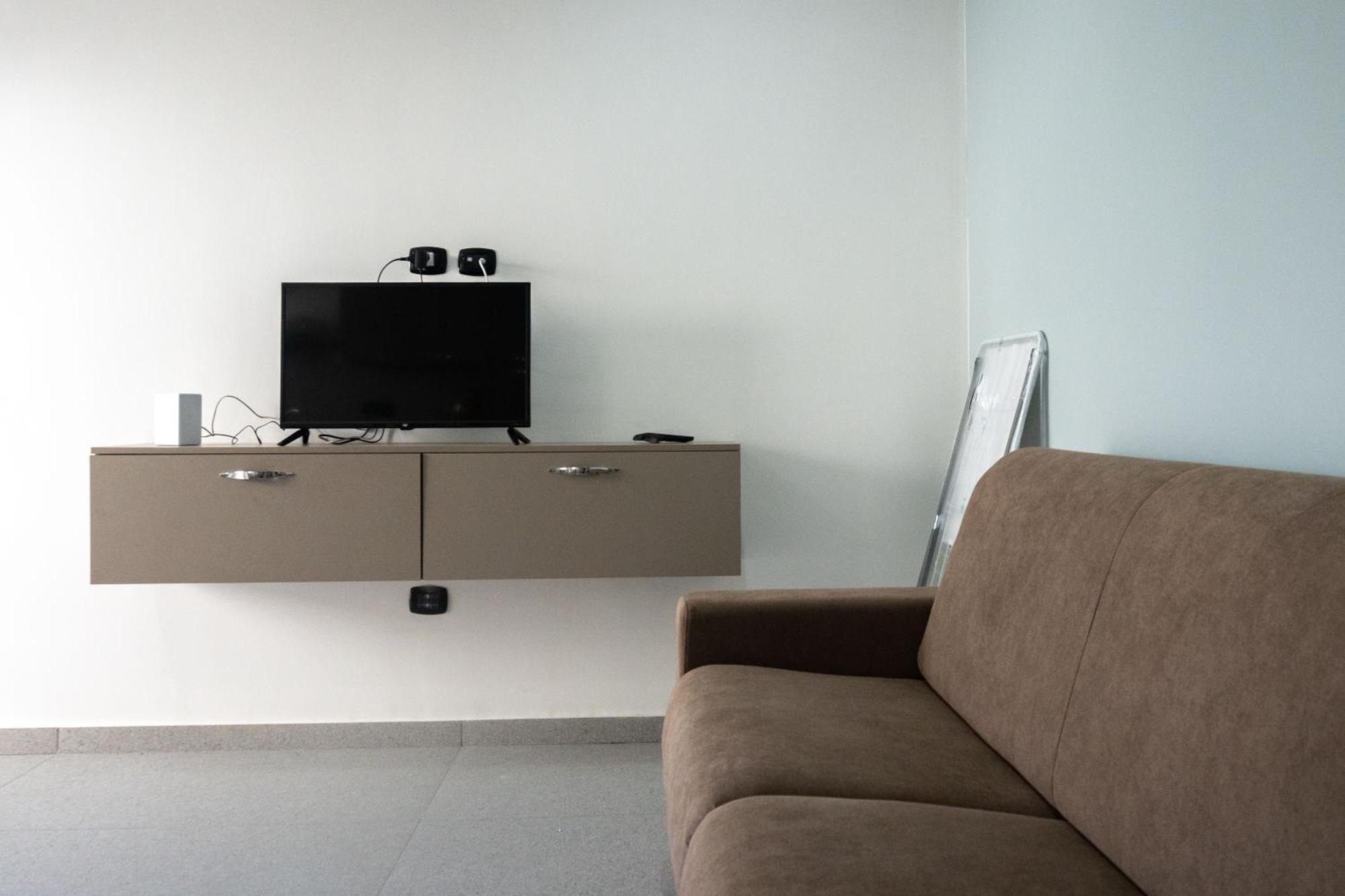 Strategic Apartment With Terrace - נולה מראה חיצוני תמונה
