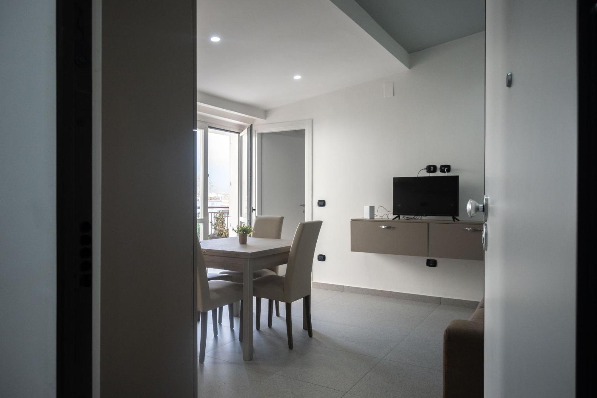 Strategic Apartment With Terrace - נולה מראה חיצוני תמונה